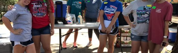 MUSTANG SOFTBALL PLAYERS PITCH A 555